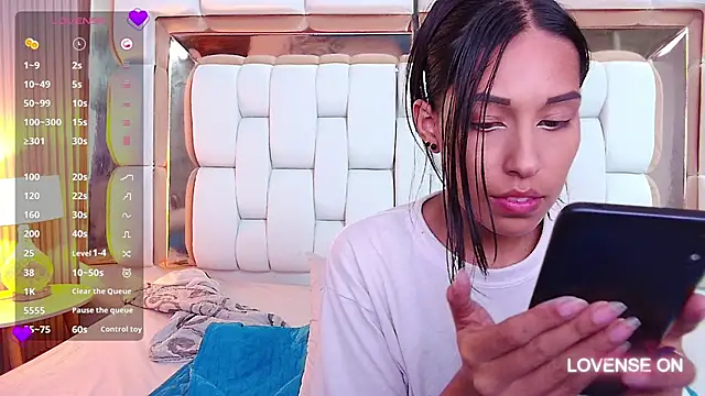 yourcuteneighbourr online show from 03-07-25, 09:29