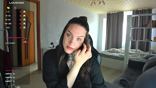 AizaRose online show from 04-15-26, 07:03