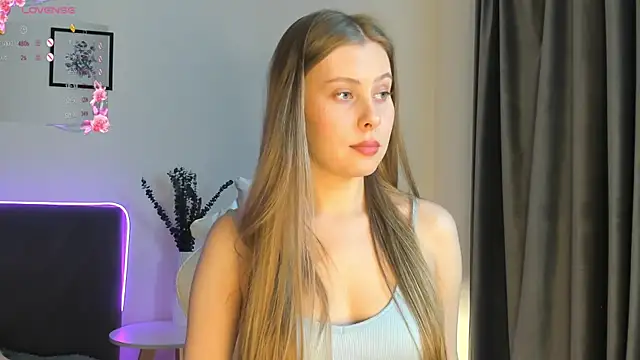 elliediaz online show from 12-19-25, 07:27