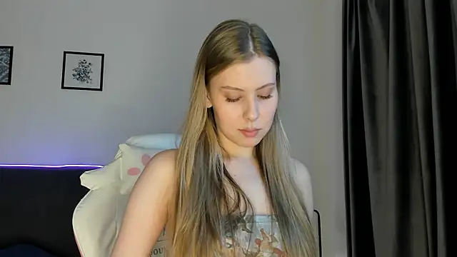 elliediaz online show from 12-05-25, 06:39