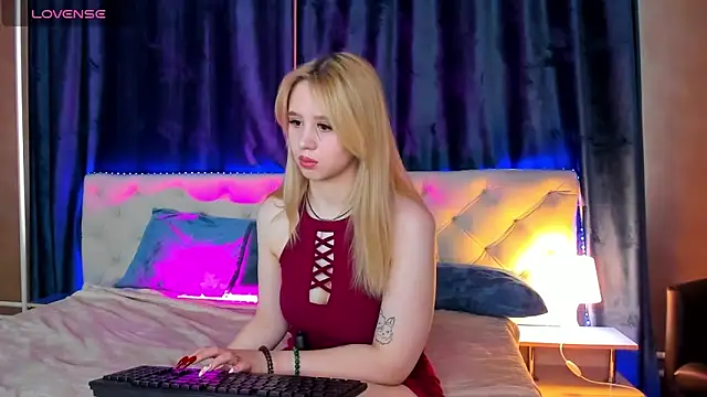 Valerie Woods online show from 03-18-25, 07:33