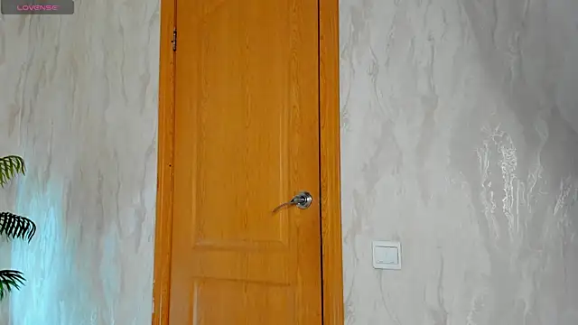 Valerie Woods online show from 03-05-26, 01:24