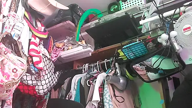 gurlnips online show from 02-22-26, 12:07