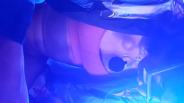 gurlnips online show from 10-06-25, 11:33