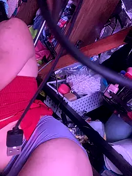 gurlnips online show from 12-05-25, 11:31