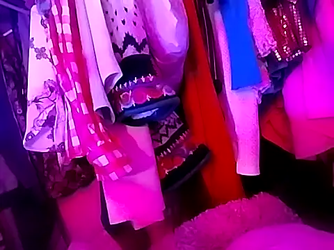 gurlnips online show from 10-14-25, 05:24