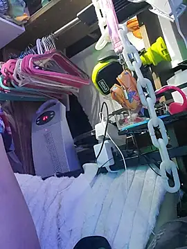 gurlnips online show from 01-10-26, 01:17