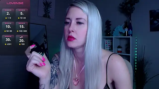 Snapshot of Mermaid_N chatting on 02-14-25, 01:45 Mermaid N online show from 02-14-25, 01:45