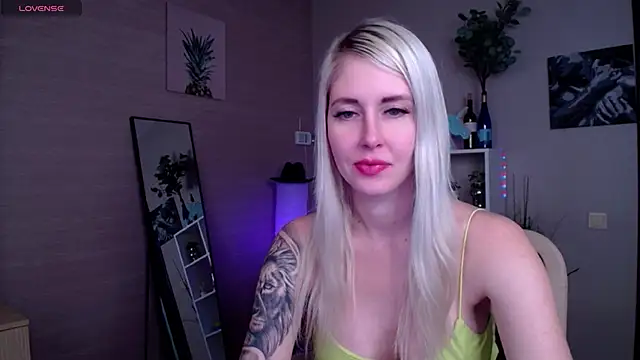 Snapshot of Mermaid_N chatting on 03-05-25, 04:45 Mermaid N online show from 03-05-25, 04:45