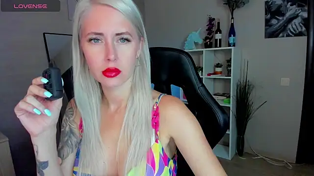 Snapshot of Mermaid_N chatting on 09-24-25, 01:35 Mermaid N online show from 09-24-25, 01:35