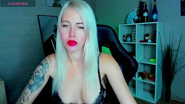 Snapshot of Mermaid_N chatting on 10-09-25, 01:39 Mermaid N online show from 10-09-25, 01:39