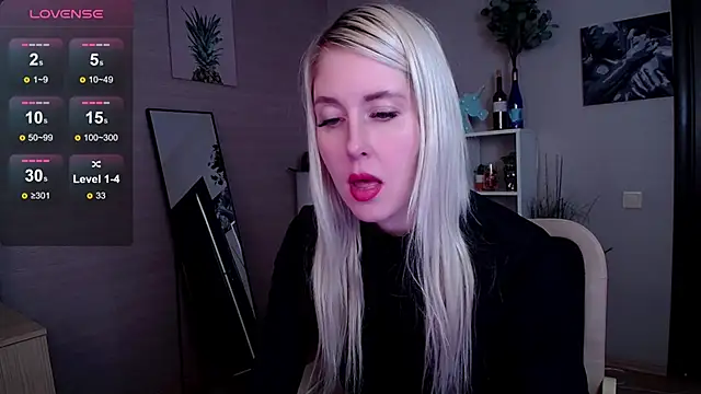 Snapshot of Mermaid_N chatting on 03-18-25, 07:55 Mermaid N online show from 03-18-25, 07:55
