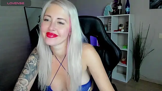 Snapshot of Mermaid_N chatting on 10-07-25, 01:50 Mermaid N online show from 10-07-25, 01:50