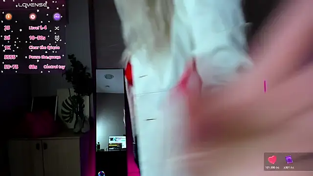 Snapshot of Mermaid_N chatting on 03-11-26, 01:43 Mermaid N online show from 03-11-26, 01:43