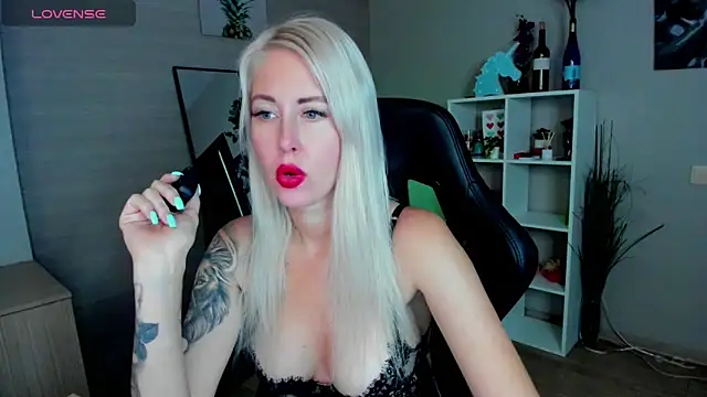 Snapshot of Mermaid_N chatting on 09-30-25, 01:33 Mermaid N online show from 09-30-25, 01:33