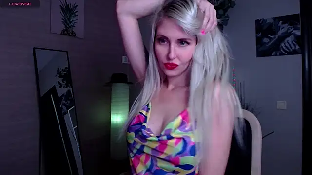 Snapshot of Mermaid_N chatting on 02-18-25, 02:05 Mermaid N online show from 02-18-25, 02:05