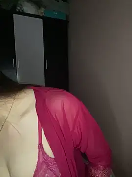 Snapshot of Bae1103 chatting on 11-16-25, 04:34 Bae1103 online show from 11-16-25, 04:34