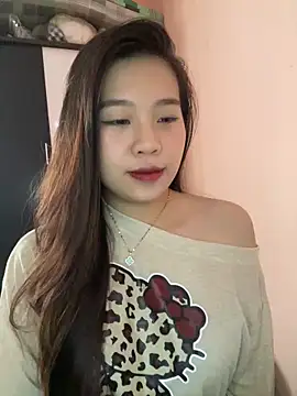 Snapshot of Bae1103 chatting on 11-20-25, 03:40 Bae1103 online show from 11-20-25, 03:40