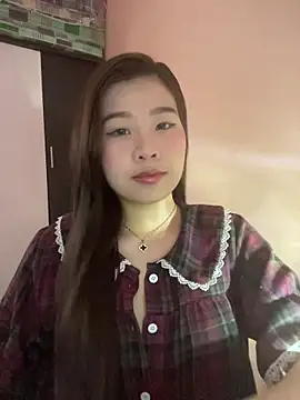 Snapshot of Bae1103 chatting on 04-02-26, 01:35 Bae1103 online show from 04-02-26, 01:35