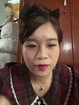 Snapshot of Bae1103 chatting on 02-19-26, 04:20 Bae1103 online show from 02-19-26, 04:20
