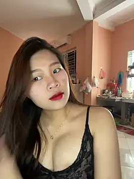 Snapshot of Bae1103 chatting on 03-01-25, 02:48 Bae1103 online show from 03-01-25, 02:48