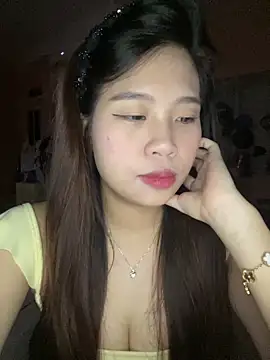 Snapshot of Bae1103 chatting on 10-15-25, 08:17 Bae1103 online show from 10-15-25, 08:17