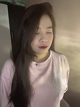 Snapshot of Bae1103 chatting on 03-05-26, 05:09 Bae1103 online show from 03-05-26, 05:09