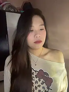 Snapshot of Bae1103 chatting on 01-11-26, 06:37 Bae1103 online show from 01-11-26, 06:37