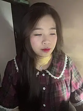 Snapshot of Bae1103 chatting on 02-26-26, 03:45 Bae1103 online show from 02-26-26, 03:45