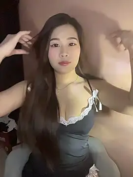 Snapshot of Bae1103 chatting on 06-28-26, 03:24 Bae1103 online show from 06-28-26, 03:24