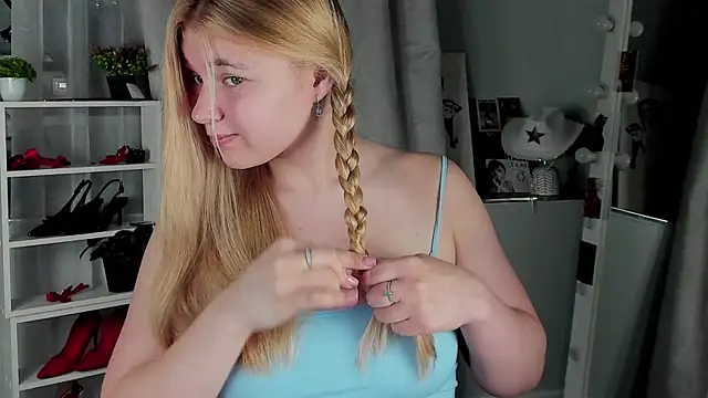 Rebecca Kelly online show from 11-14-25, 02:37