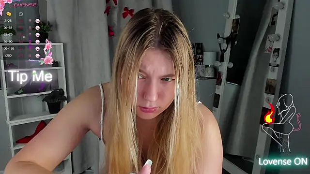 Rebecca Kelly online show from 09-19-25, 01:42