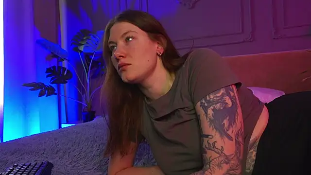 Liv Fay online show from 09-10-25, 02:49