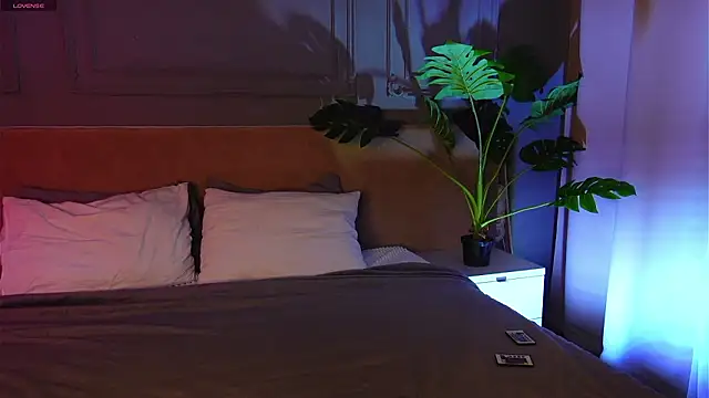 Snapshot of Liv_Fay chatting on 02-17-26, 01:52 Liv Fay online show from 02-17-26, 01:52