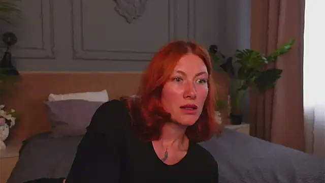Snapshot of Liv_Fay chatting on 06-11-26, 01:41 Liv Fay online show from 06-11-26, 01:41