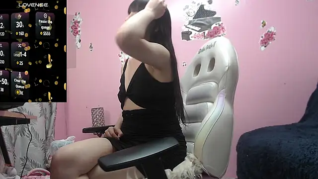 Snapshot of sailor_moon07 chatting on 03-08-25, 03:17 sailor moon07 online show from 03-08-25, 03:17