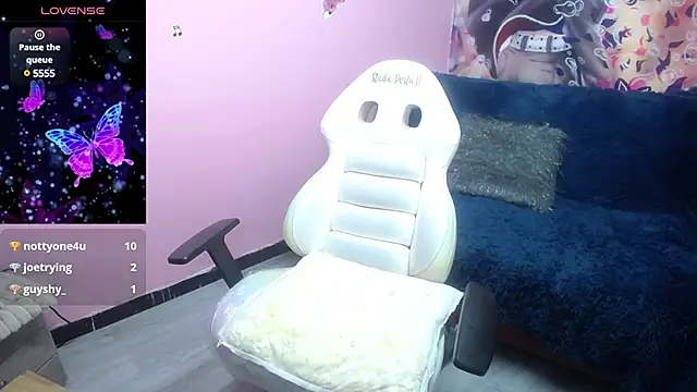 Snapshot of sailor_moon07 chatting on 03-07-25, 07:19 sailor moon07 online show from 03-07-25, 07:19