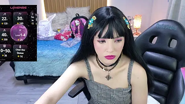 Snapshot of sailor_moon07 chatting on 09-26-25, 04:30 sailor moon07 online show from 09-26-25, 04:30