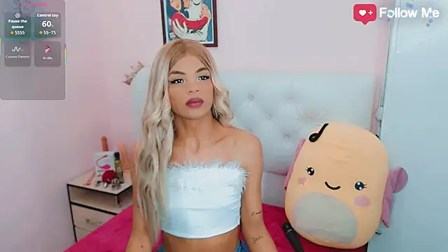 Snapshot of alexa-xxx- chatting on 10-07-25, 03:51 alexa-xxx- online show from 10-07-25, 03:51