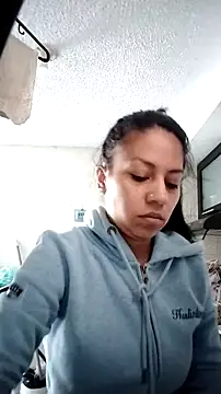 Snapshot of Tiphanydirty3 chatting on 04-18-26, 01:13 Tiphanydirty3 online show from 04-18-26, 01:13