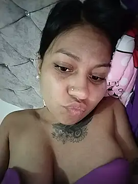 Snapshot of Tiphanydirty3 chatting on 05-22-26, 04:54 Tiphanydirty3 online show from 05-22-26, 04:54