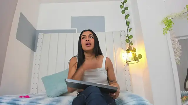 hannah gray online show from 10-20-25, 11:11