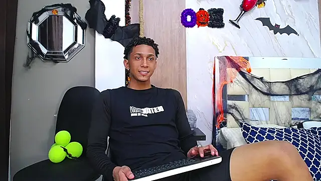 dominic smith  online show from 10-28-25, 10:52