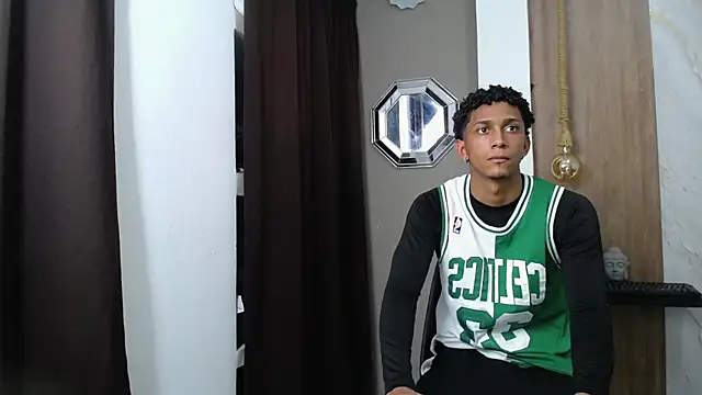 dominic smith  online show from 11-11-25, 12:27