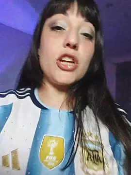 Snapshot of Belu_bunny chatting on 06-27-26, 11:33 Belu bunny online show from 06-27-26, 11:33
