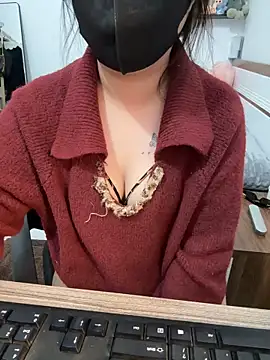 Snapshot of Jenni_nana chatting on 03-08-25, 11:48 Jenni nana online show from 03-08-25, 11:48