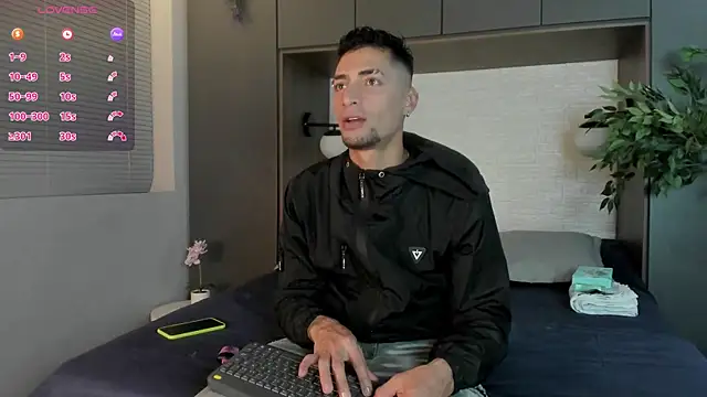 Snapshot of DrakeNeumann chatting on 03-08-25, 02:45 DrakeNeumann online show from 03-08-25, 02:45