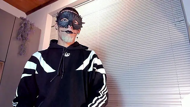 Snapshot of DrakeNeumann chatting on 10-11-25, 03:51 DrakeNeumann online show from 10-11-25, 03:51