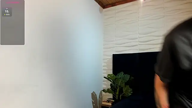 Snapshot of DrakeNeumann chatting on 10-04-25, 03:41 DrakeNeumann online show from 10-04-25, 03:41