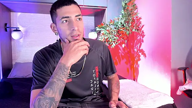 DrakeNeumann online show from 12-22-25, 02:11